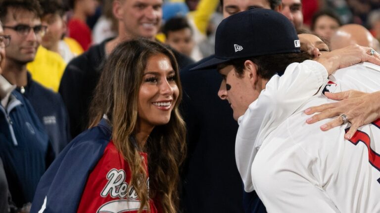 Sister of Red Sox's Roman Anthony, MLB's top prospect, goes viral during his Red Sox debut: 'Surreal'