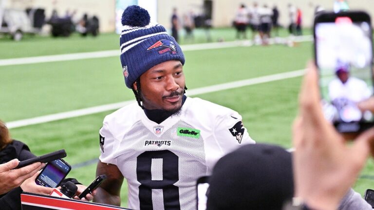 Patriots star Stefon Diggs dodges 'personal' questions related to viral boat video