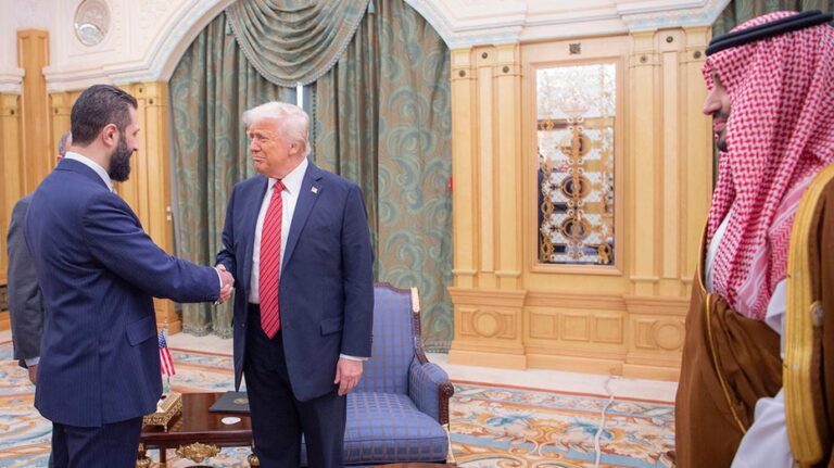 Trump signs order lifting sanctions on Syria