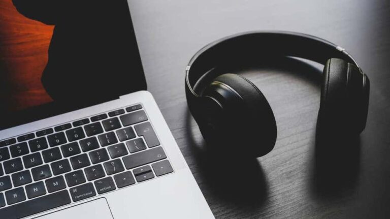 Bluetooth flaw exposes millions of premium headphones to spying