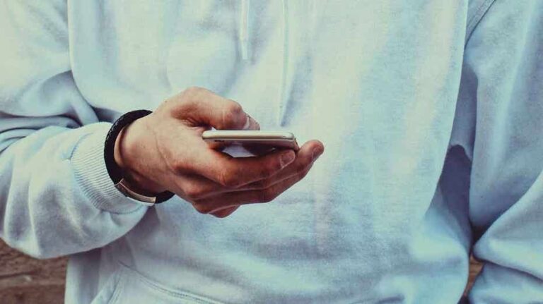 Got a suspicious bank text? Here's how to tell if it's a scam