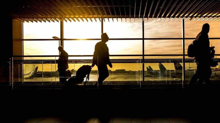 How AI is changing the way you book airline tickets
