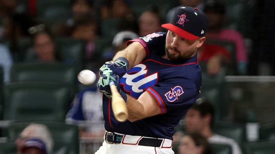 Cal Raleigh victorious in 2025 Home Run Derby, becomes 1st catcher ever to win in thrilling fashion