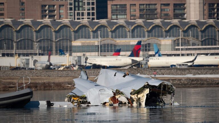 NTSB launches 3-day investigative hearing on deadly DC plane crash
