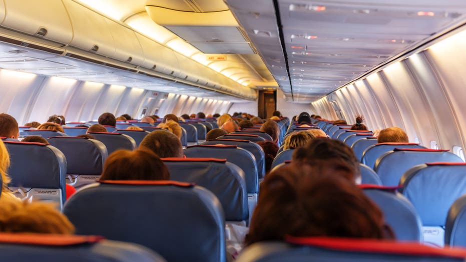 Mom tries sneaky airline seat hack, plus Gen Z's payment habit 'annoys' bartenders