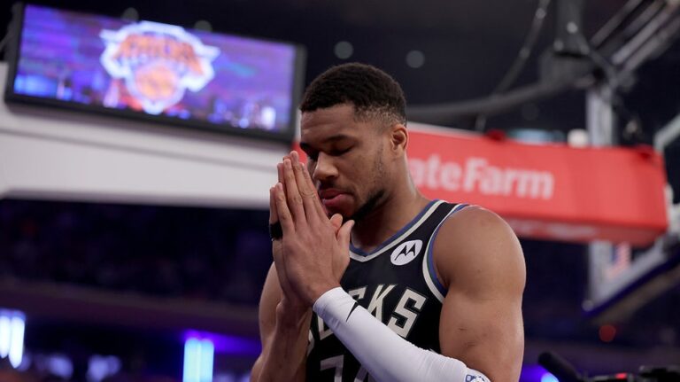 Giannis Antetokounmpo says 'a lot of people' tried convincing him to join Knicks amid murky Bucks future