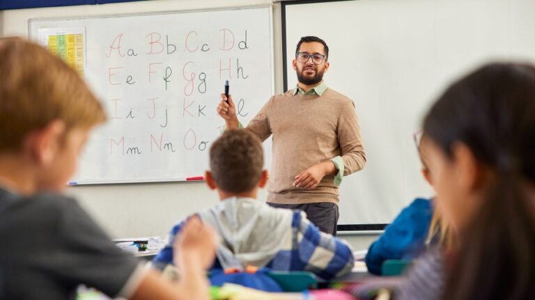 What are microschools and why is the education model growing in Indiana?