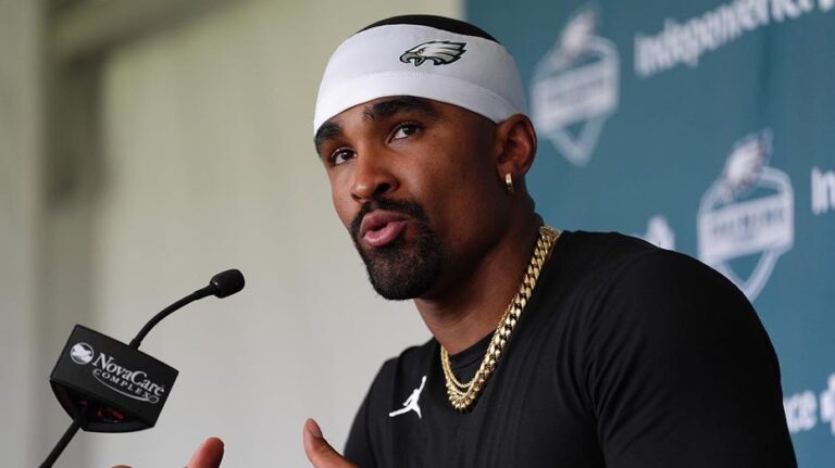 Jalen Hurts details refusal to wear Eagles Super Bowl ring: 'I've moved on'