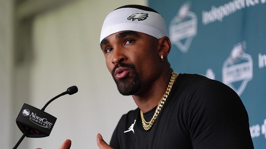 Jalen Hurts details refusal to wear Eagles Super Bowl ring: 'I've moved on'