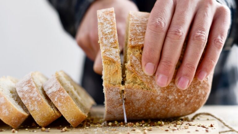 Best and worst breads for your health, according to nutrition experts