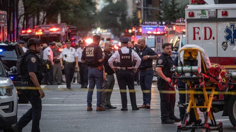 NYPD chief describes crime scene 'mayhem' as gunman killed four in Manhattan skyscraper shooting