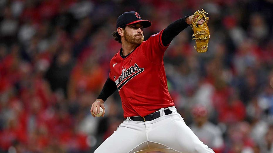 Blue Jays acquire Cy Young winner Shane Bieber in trade with Guardians
