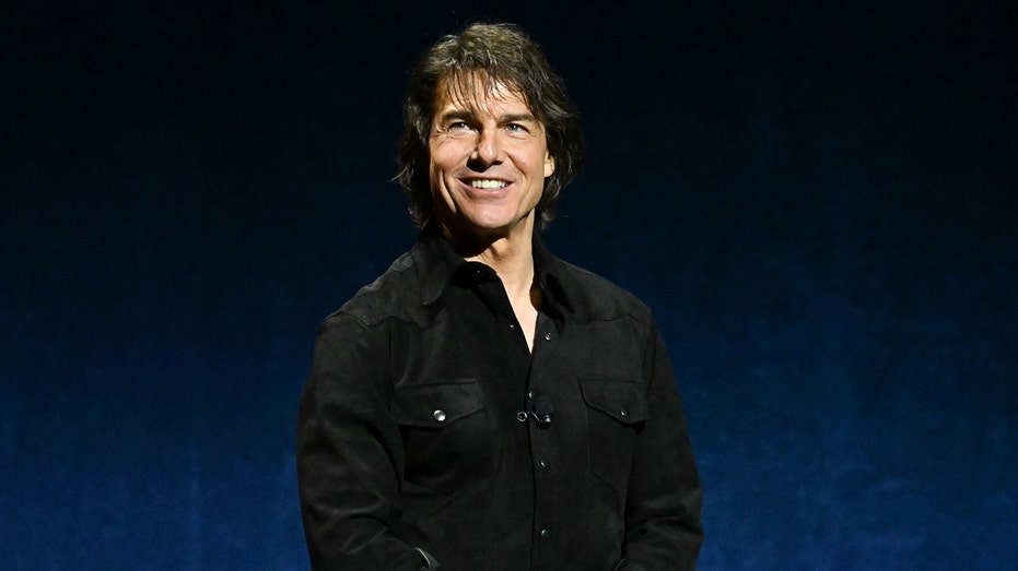 Tom Cruise boldly shows up at Oasis concert despite infamous diss by band members