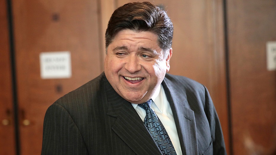 Gov. Pritzker says Trump trying to 'manufacture a crisis' as admin plans National Guard deployment to Chicago