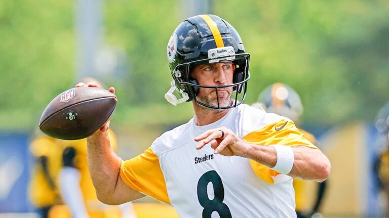 Aaron Rodgers calls new NFL helmet a 'damn spaceship' amid ongoing equipment struggles