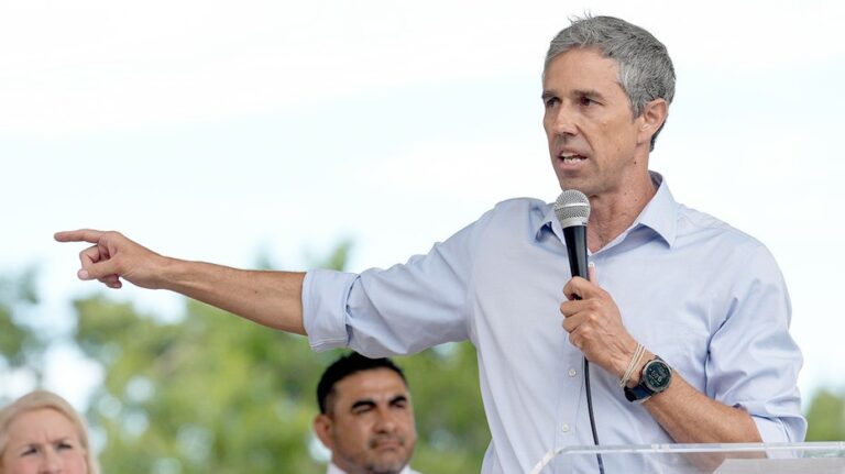 Beto O'Rourke compares 2025 America to 1933 Germany and 'can only imagine the history books'