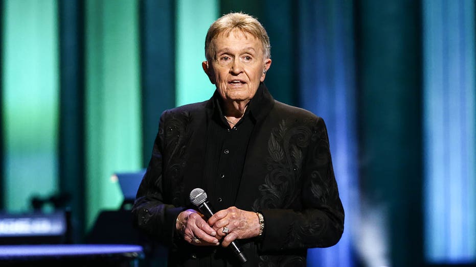 Country star Bill Anderson's 'freak accident' forced Grand Ole Opry cancellation