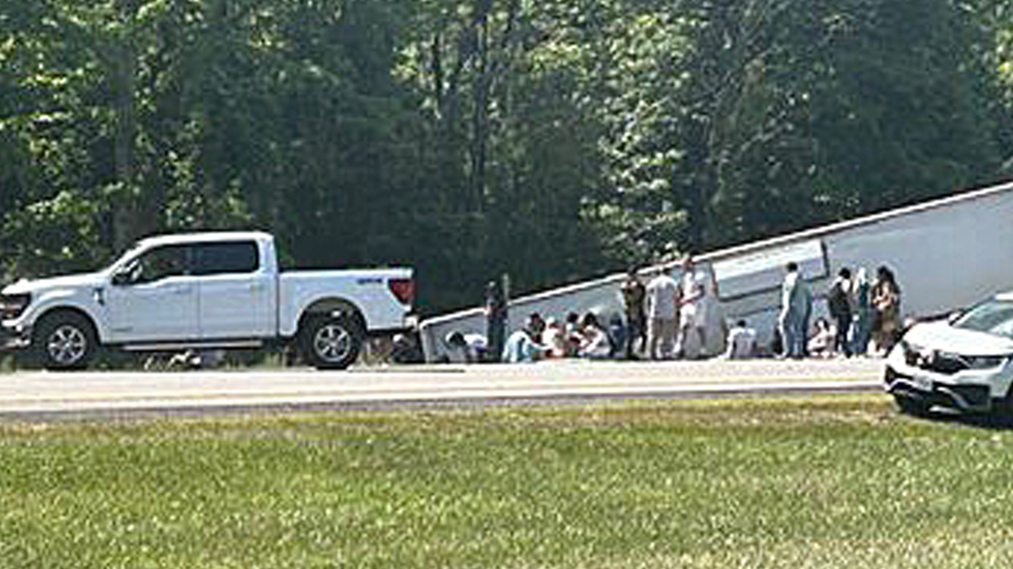 At least 3 dead, including children, in New York tour bus crash: state police