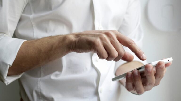 Scammers are using DocuSign emails to push Apple Pay fraud