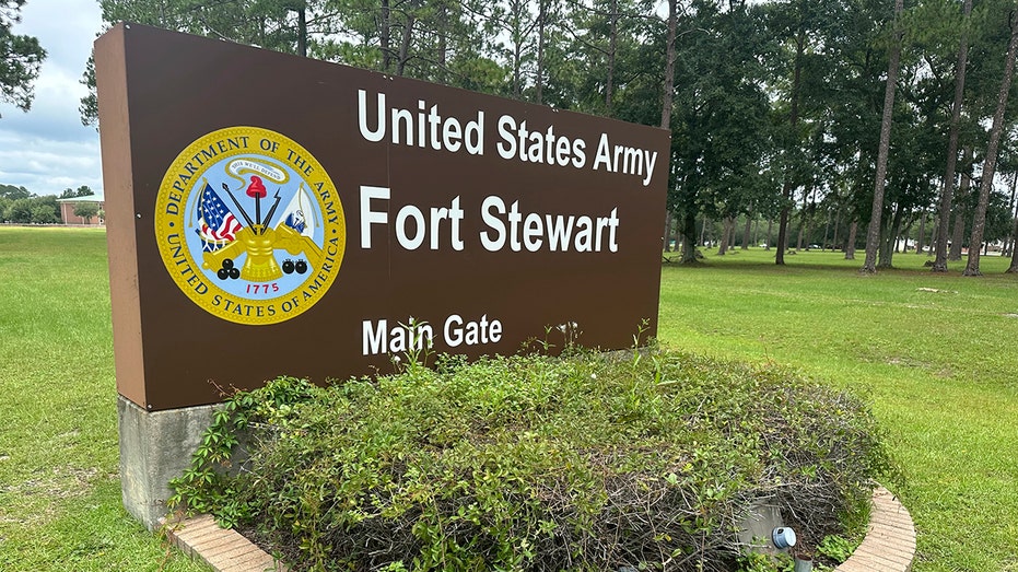 Army secretary hails 'heroism' of soldiers who tackled alleged Fort Stewart shooter: 'Absolutely saved lives'