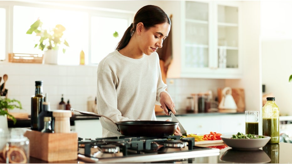 Simplify back-to-school meals with these HexClad pans and easy recipes