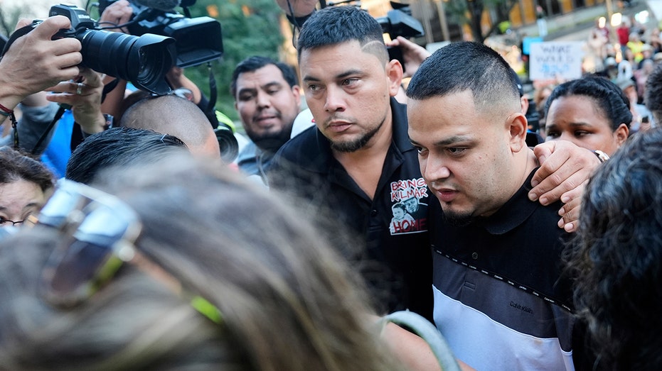 Top Trump agency torches Dem lawmakers rallying around detained Abrego Garcia: 'It is insane'