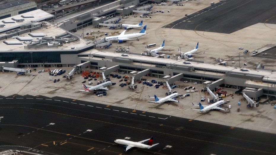 FAA cancels Newark airport ground stop after 'equipment' issue affected radio frequencies