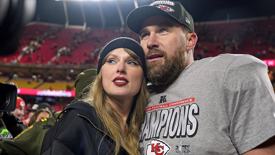 Taylor Swift teases 'male sports fans' in podcast appearance