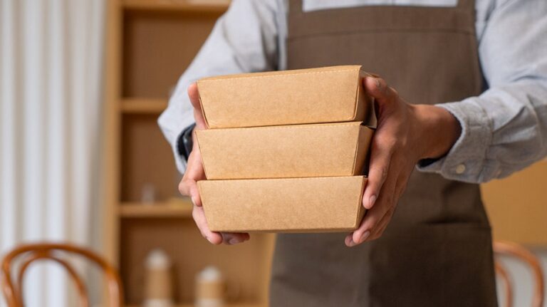 Is it 'rude' to box up leftovers when someone else pays? Father-son feud sparks debate