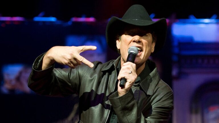 Country star Ronnie McDowell told son he was 'having a stroke' during live performance