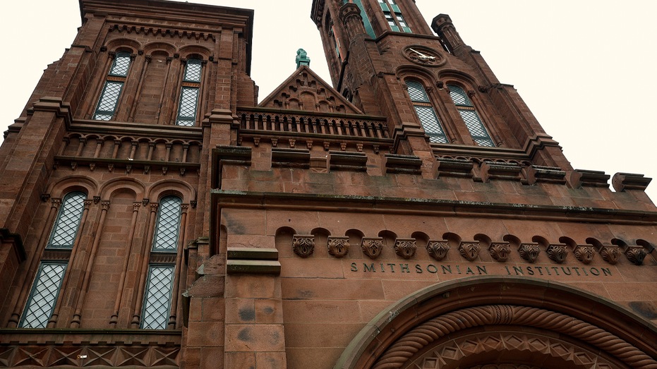 CNN's Jennings says same critics of Trump's Smithsonian review were cheering destruction of monuments in 2020