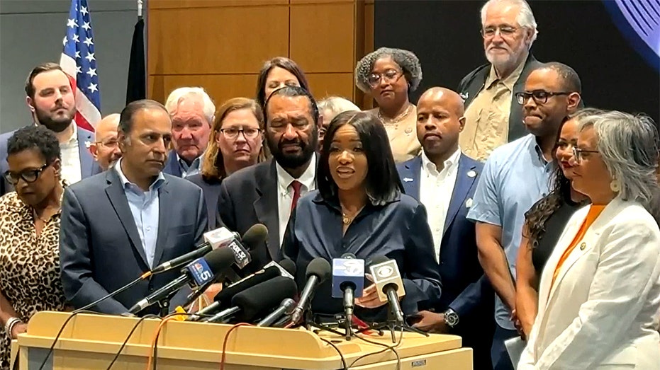'All-out war': Fleeing Texas Dems side with Newsom as redistricting standoff continues: 'fire with fire'