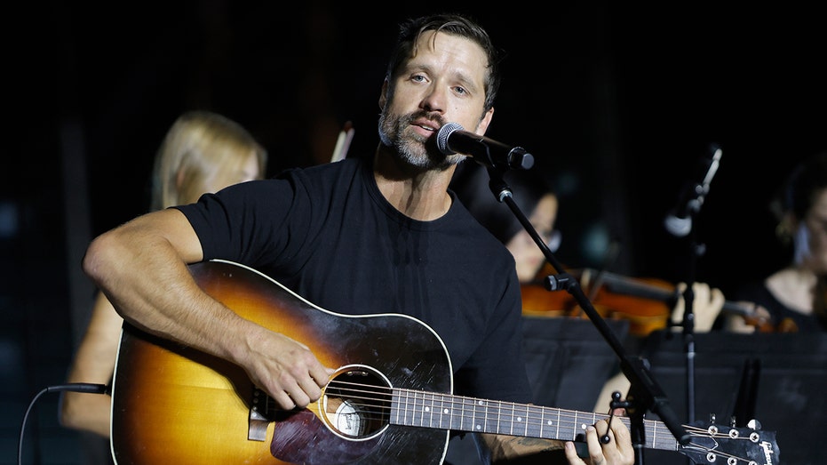 Country singer Walker Hayes was ready to 'self-destruct' after daughter's funeral service