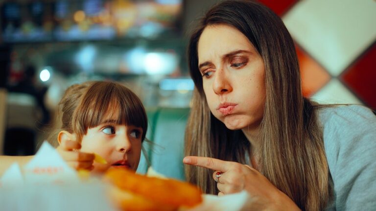 Grandmother's response to mom 'giving in' to toddler at dinner sparks heated debate