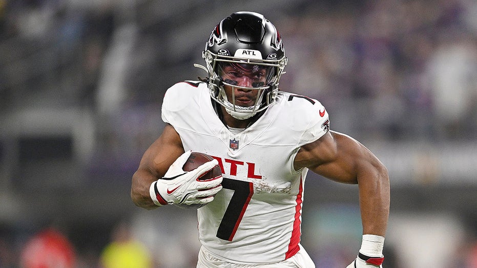 Falcons run over Vikings to spoil home opener as JJ McCarthy struggles