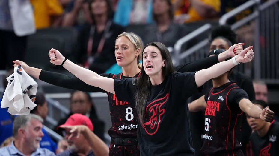 Caitlin Clark, Sophie Cunningham protest WNAB refs from sideline during Fever playoff game
