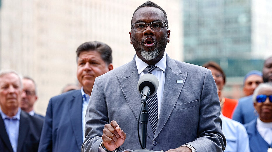 Top Chicago officials demand crime crackdown as mayor fights Trump over looming takeover: '100% need help'