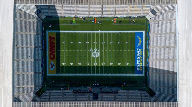 Chargers fans upset with Chiefs logo appearing in end zone during designated home game in Brazil