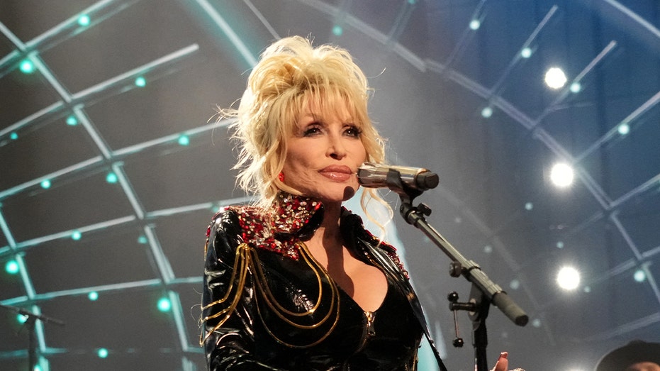 Dolly Parton postpones Las Vegas residency due to health concerns