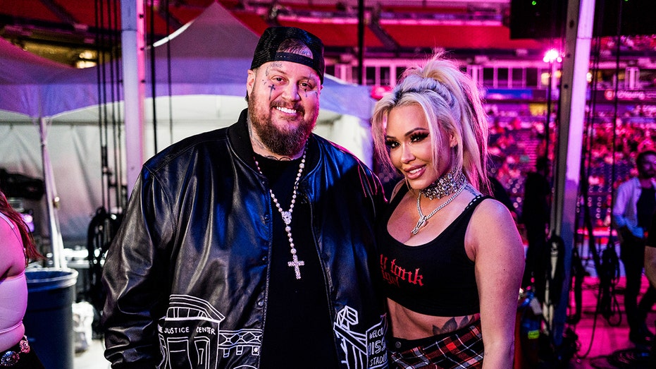 Jelly Roll's wife slams shallow comments about country singer's 200-pound weight loss