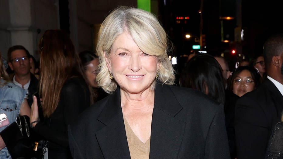 Martha Stewart reveals 'lots of people' slide into her DMs after viral thirst traps