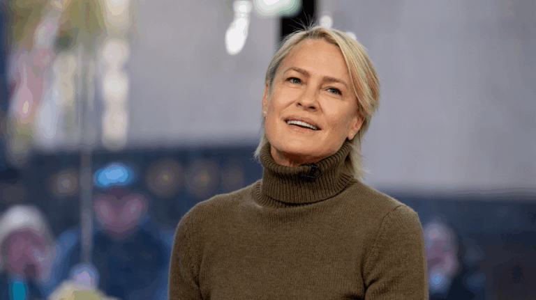 'House of Cards' actress joins Hollywood exodus from US after calling country a 's---show'