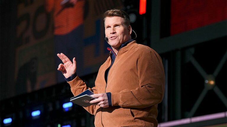 'NFL RedZone' host Scott Hanson calls for ‘reasonable’ discourse after Charlie Kirk assassination