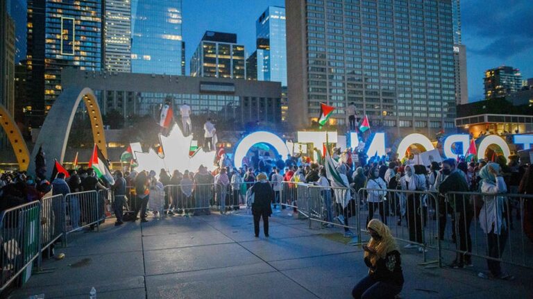 Quebec takes bold action as Muslim activists blur line between public prayer and protest