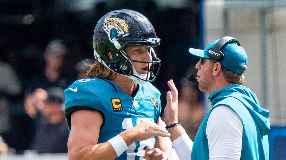 Trevor Lawrence waves off head coach in tense sideline exchange during loss to Bengals