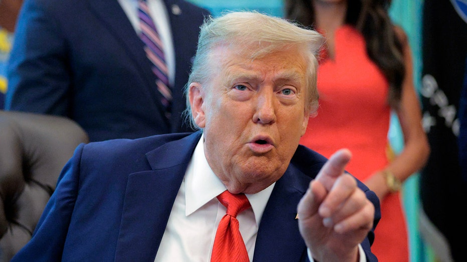Trump roils Chicago Democrats with 'Apocalypse Now' meme hinting at National Guard deployment
