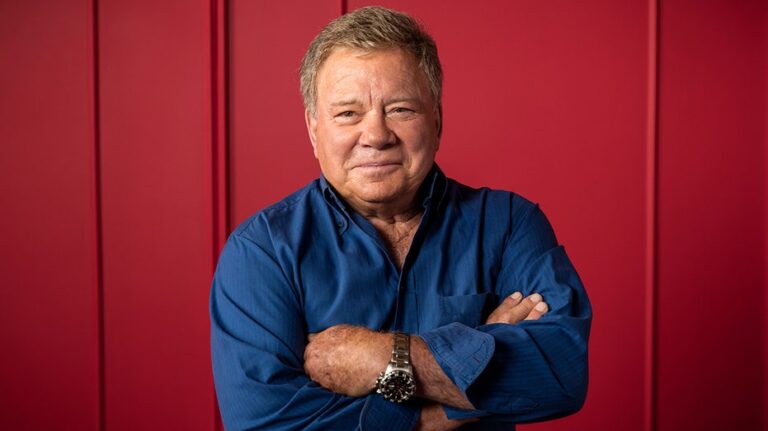 William Shatner shuts down hospitalization rumors