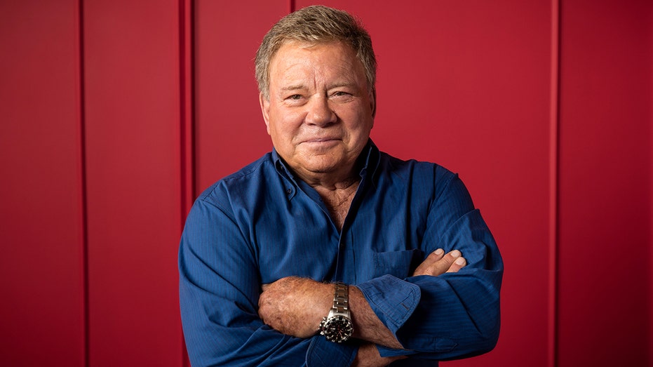 William Shatner shuts down hospitalization rumors