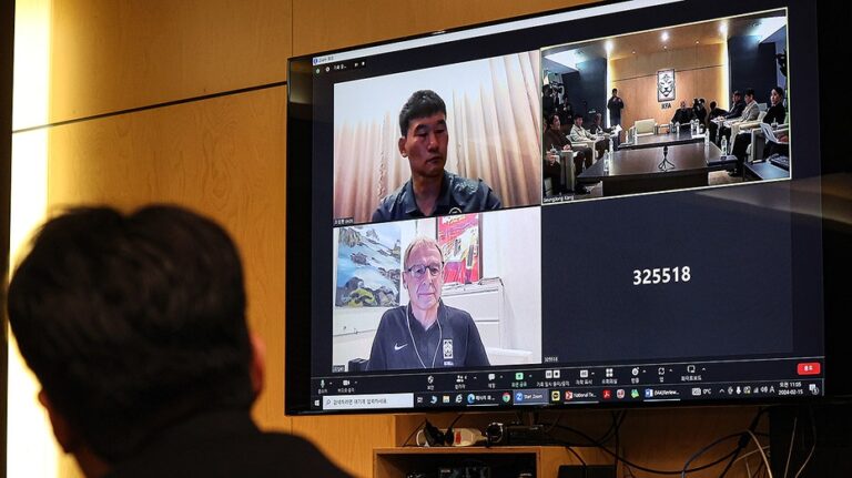 AI meeting notes are recording your private conversations