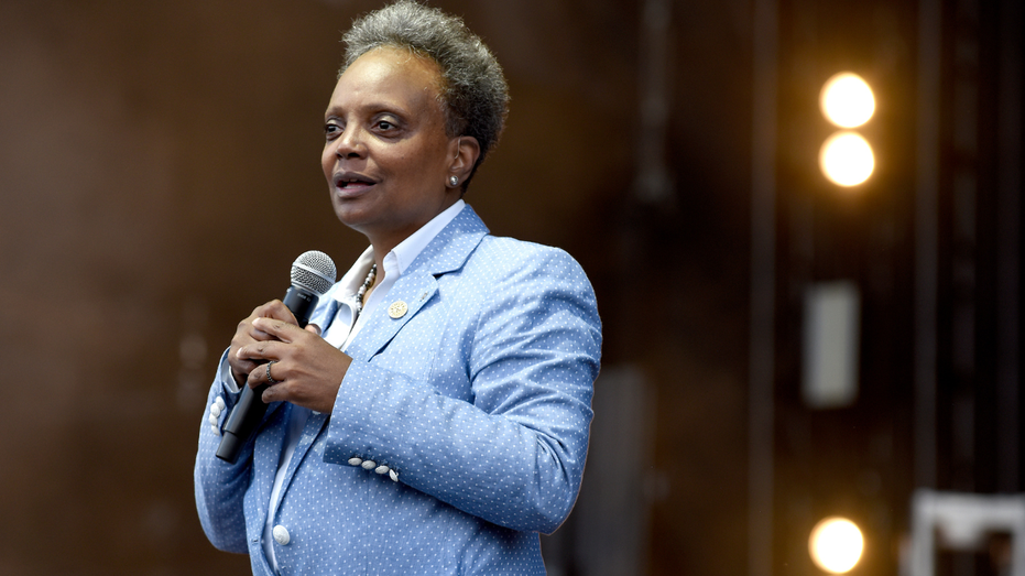 AG Pam Bondi puts ex-Chicago Mayor Lori Lightfoot on notice over her vow to ‘unmask’ ICE agents
